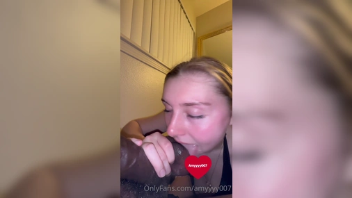 Amyyyy007 Showing that she can handle a massive black cock