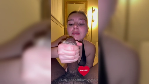 Amyyyy007 Showing that she can handle a massive black cock