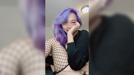 Harriet Sugarcookie Masturbates In Fishnet