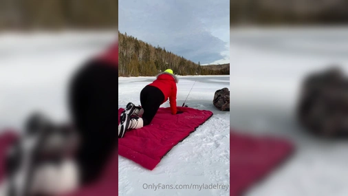 Missdelrey Kinky In The Snow