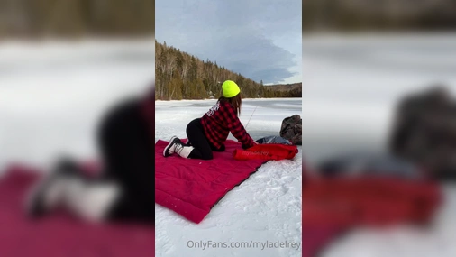 Missdelrey Kinky In The Snow