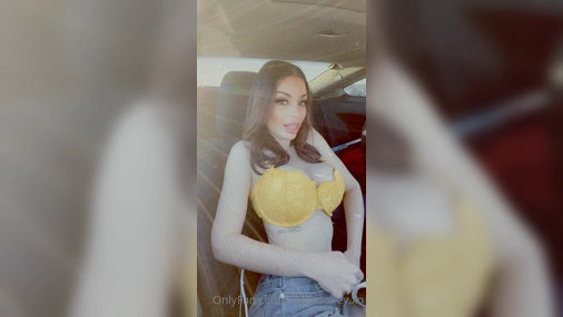 Missdelrey Striptease In The Car