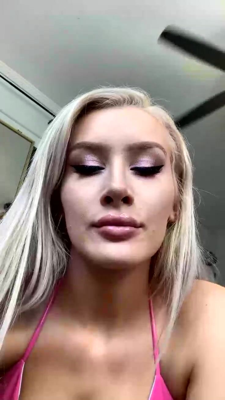 Mollyeskam In Pink