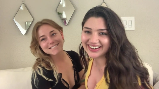 Alyxstar Lesbian Kiss