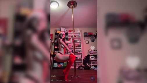 Poledance With lilmochidoll