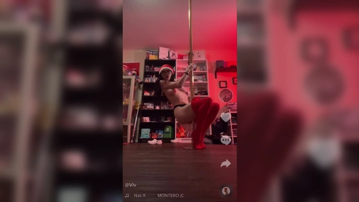 Poledance With lilmochidoll
