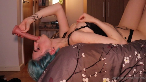 lyracrow Deepthroat With Dildo
