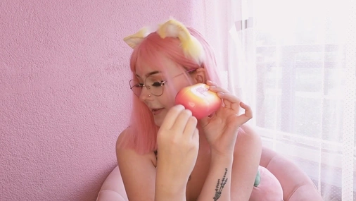Neko Feya Fern Masturbates