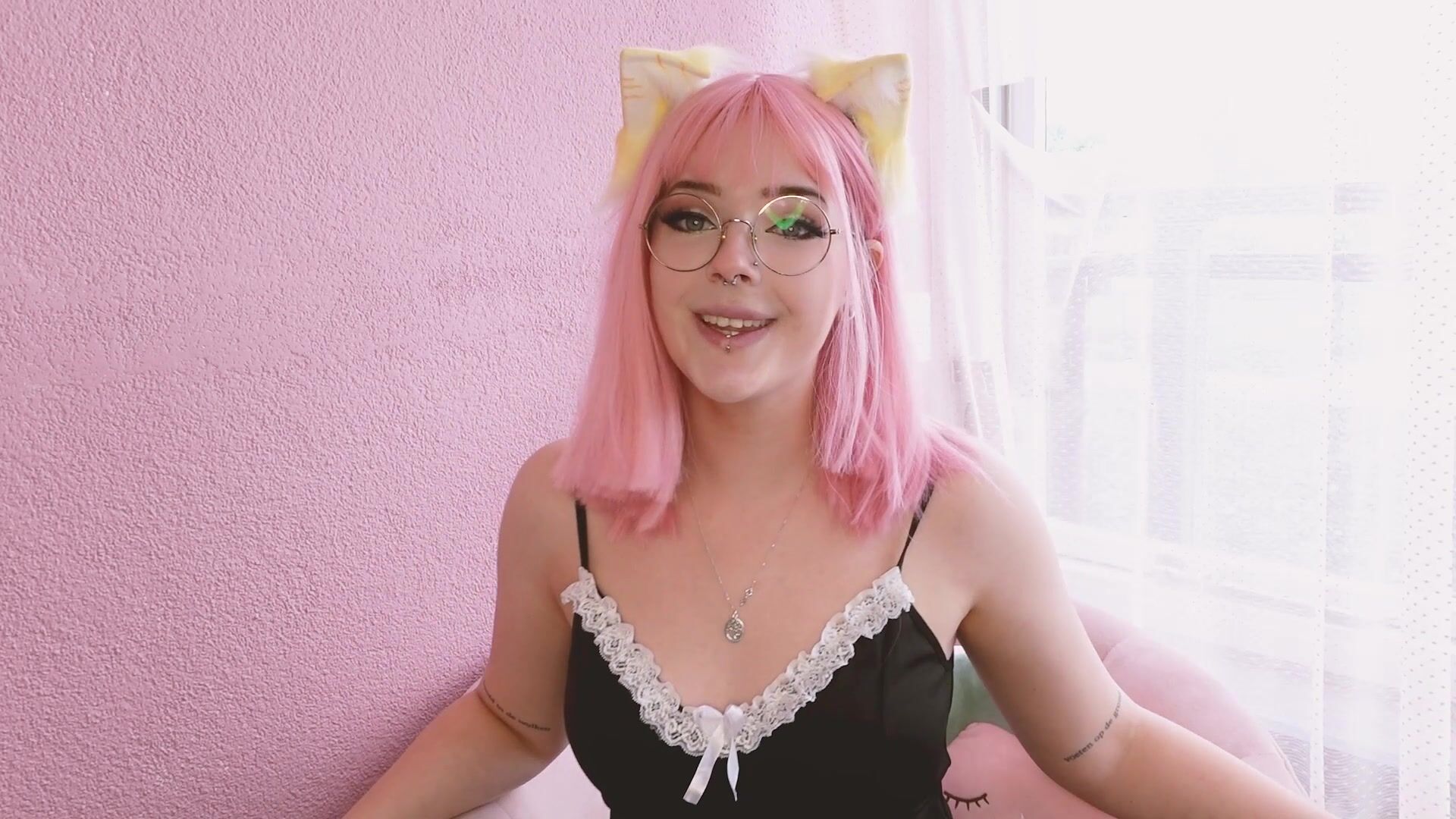 Neko Feya Fern Masturbates