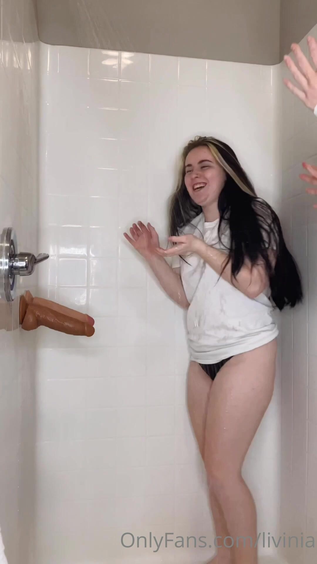 Livinia Roberts Sucking Dildo In The Shower With Lesbian Friend
