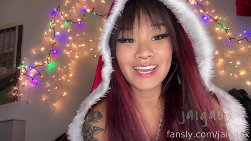Jaigaux Masturbates On Cam With Sex Toy