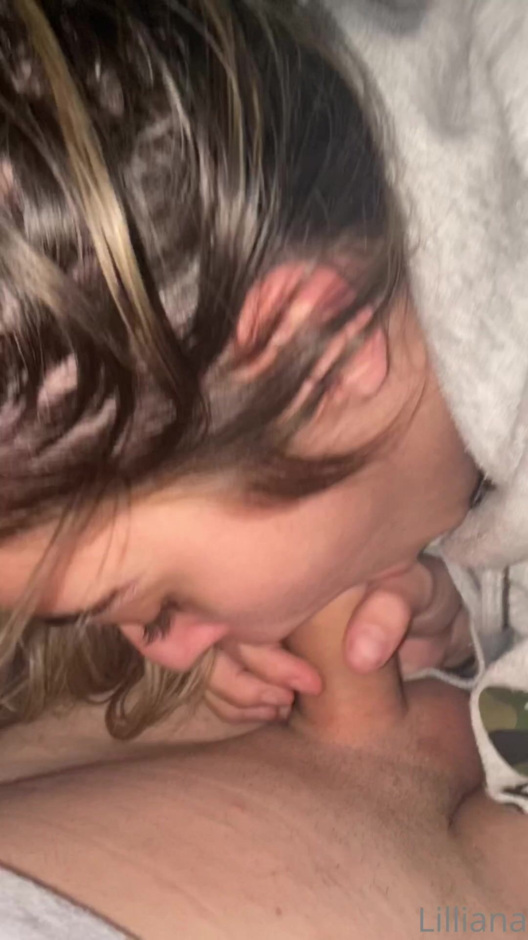 Australian Slut Lillianaaa Giving Blowjob And Swallowing Cum