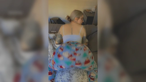Jen Bretty Shakes Booty In PJ