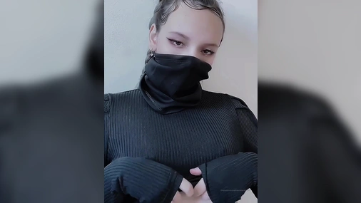 Sophia Scamander Playing With Tits On Cam