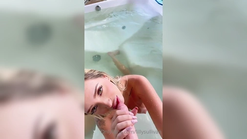 Daniela Tabares Blowjob In The_Outdoor Pool POV