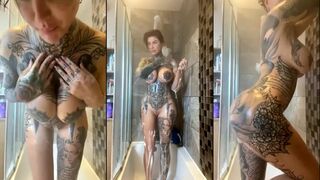 Donna Wildcard I brusebadet