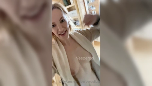 VesperTheGinger Showing Around With Flashing Tits