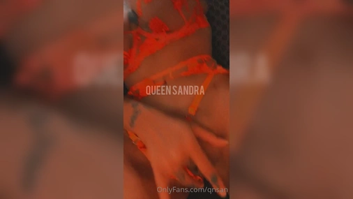 Queen Sandra Masturbates In Sexy Lingerie