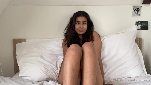 Luna Silver Foot Fetish With Toe Sucking