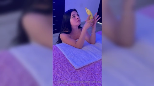 Salome Colucci Kinky Play With Banana