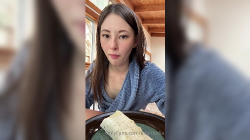 Elfgirltalia Breakfast With Flashing
