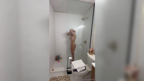 Getnzked In The Shower