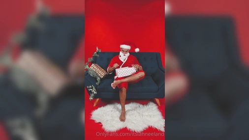 Lahnee Pavlovich Riding Santas Fat Cock