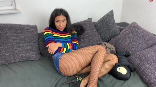 Model Diana Dildo Play On The Couch In Fishnet Stockings