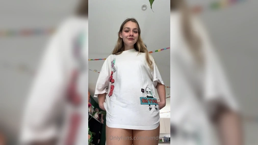 BendyPiri Strips With Ass Close Up
