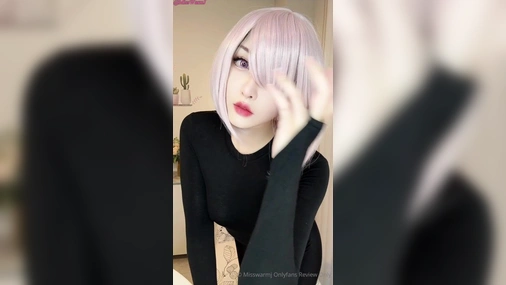 MissWarmJ Playing with Nipples in Cosplay