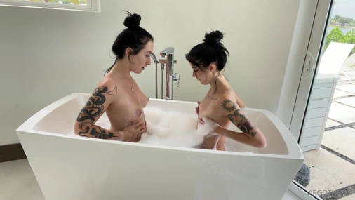 Goddess Anastasia Lesbian Kissing In The Bathtub