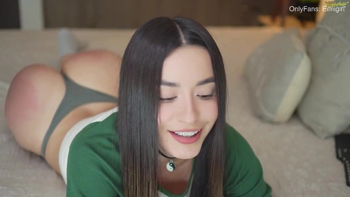 Eimigirl Red Ass And Face Close Up