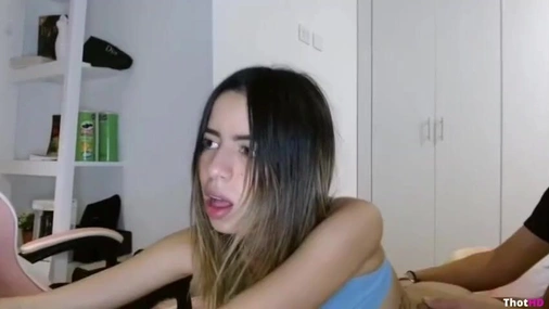 Twitch Streamer Kimmikka Caught Sextape on Livestream