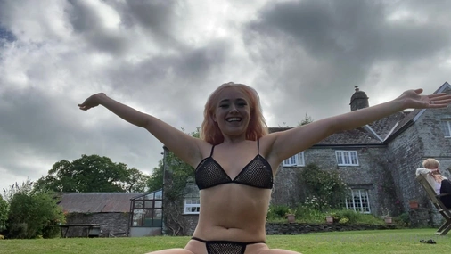 Buffbihhbandittt Bouncing Tits In The Garden