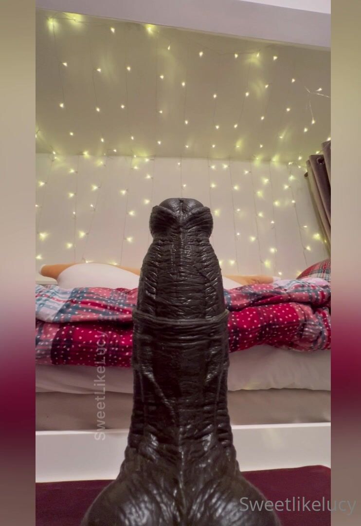 Lucy Lincoln Pussy Fuck With Monster Dildo