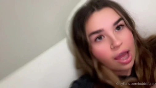 Maddiebubz - Wet Pussy Close Up Dildo Fucking