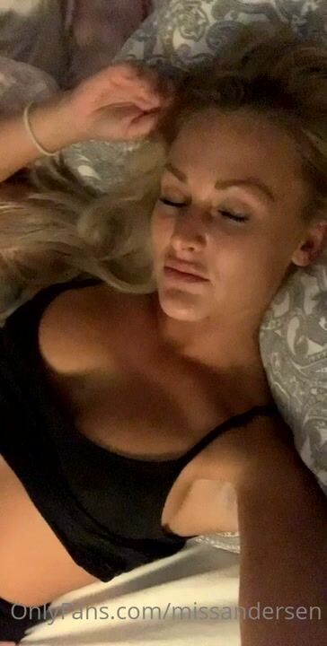 MissAndersen Flashing Perfect Titties