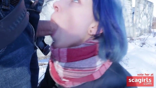 Teen Schoolgirl Gives Risky Public Blowjob in the Park