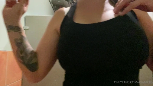 Ava Nicks Bouncing Tits Close Up
