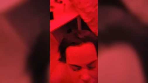 Sprut i ansiktet hora