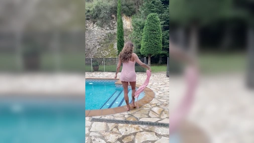 swedish onlyfans girl Michelle Svendsen strip and jump in the pool