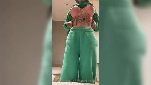 Kattpaow showing her huge tits