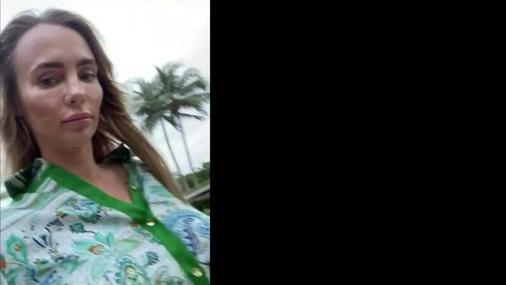 Kattpaow showing her big tits in public
