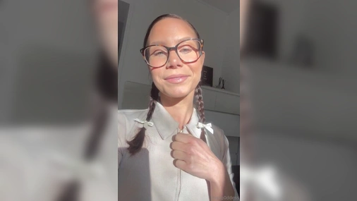 swedish onlyfans milf missg0ddess showing her tits