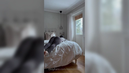 swedish girl miimmiiolsson jumps in bed showing her big ass in leggings