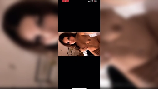 Brunettebrat full nude