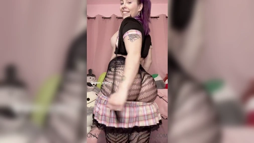 QUEEN_EGIRL27