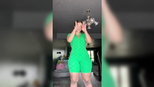 QUEEN_EGIRL27