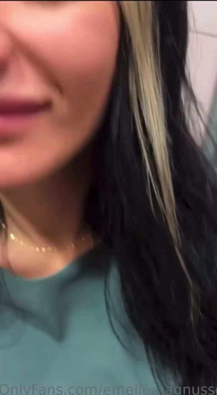 3m3li3 M4gnuss0n blowjob + cum in mouth