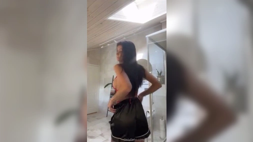 norwegian girl molly finger herself